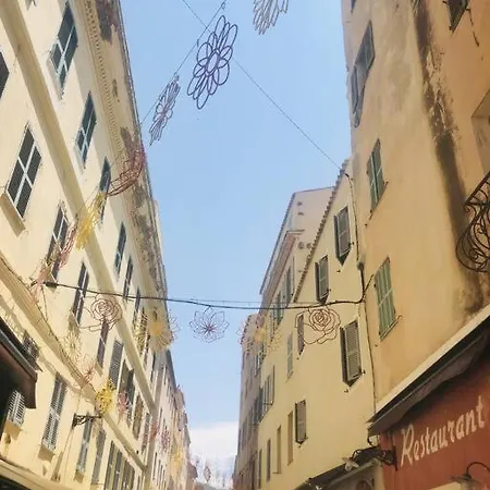 En Rez De Vue Monticello