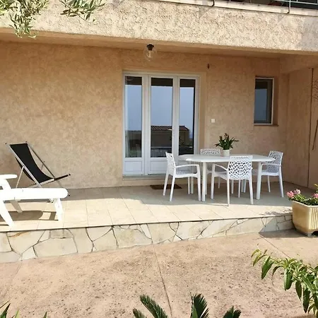 En Rez De Vue Monticello